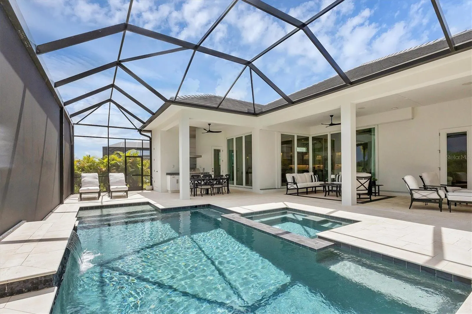8368 SEA GLASS CT