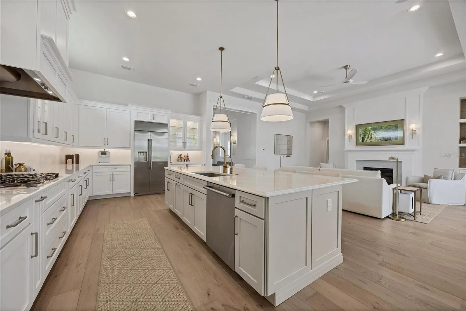 8368 SEA GLASS CT
