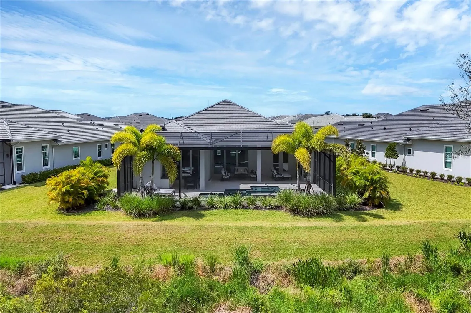 8368 SEA GLASS CT