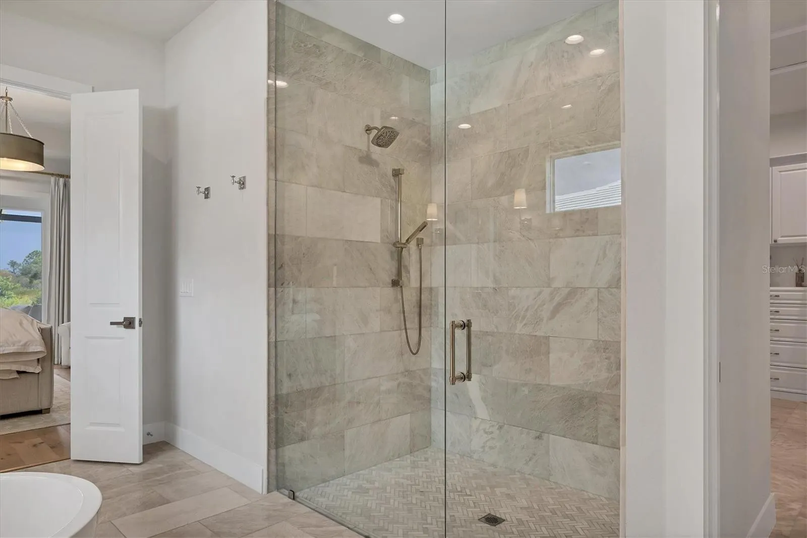 8368 SEA GLASS CT