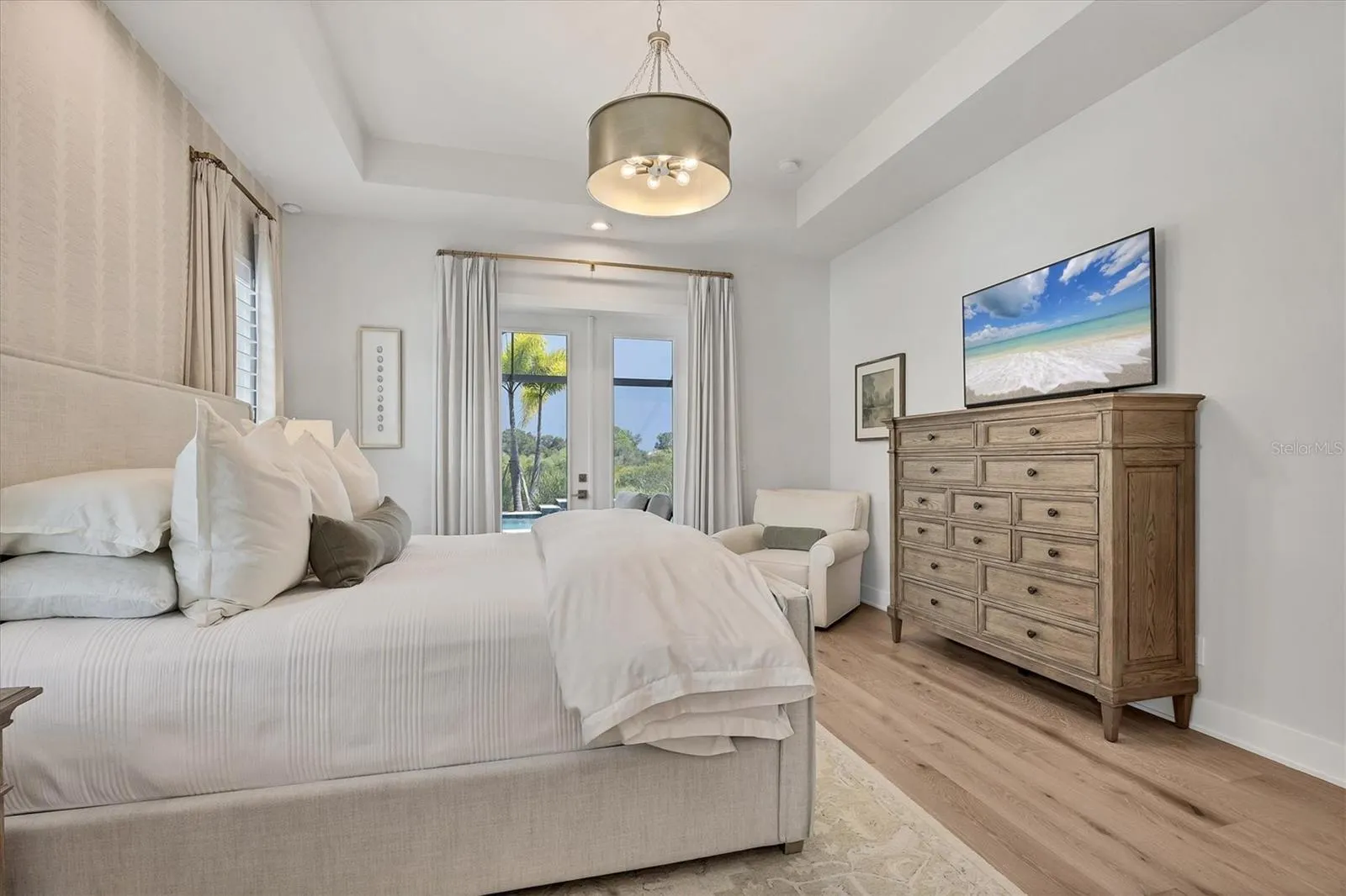 8368 SEA GLASS CT