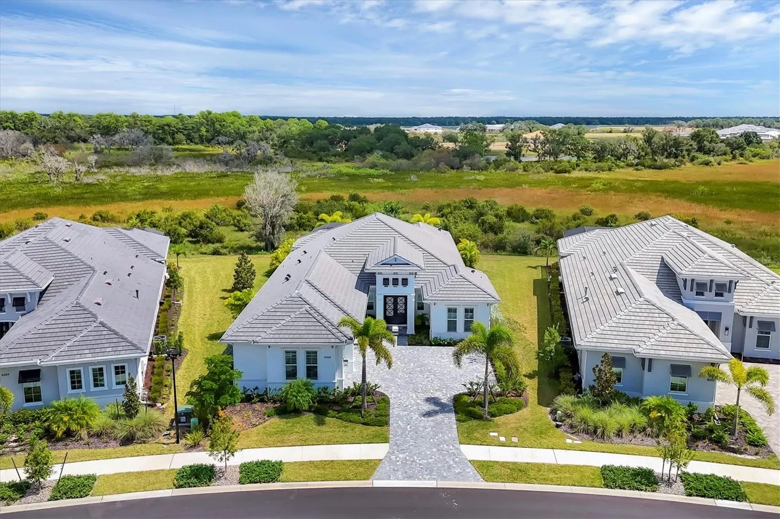 8368 SEA GLASS CT