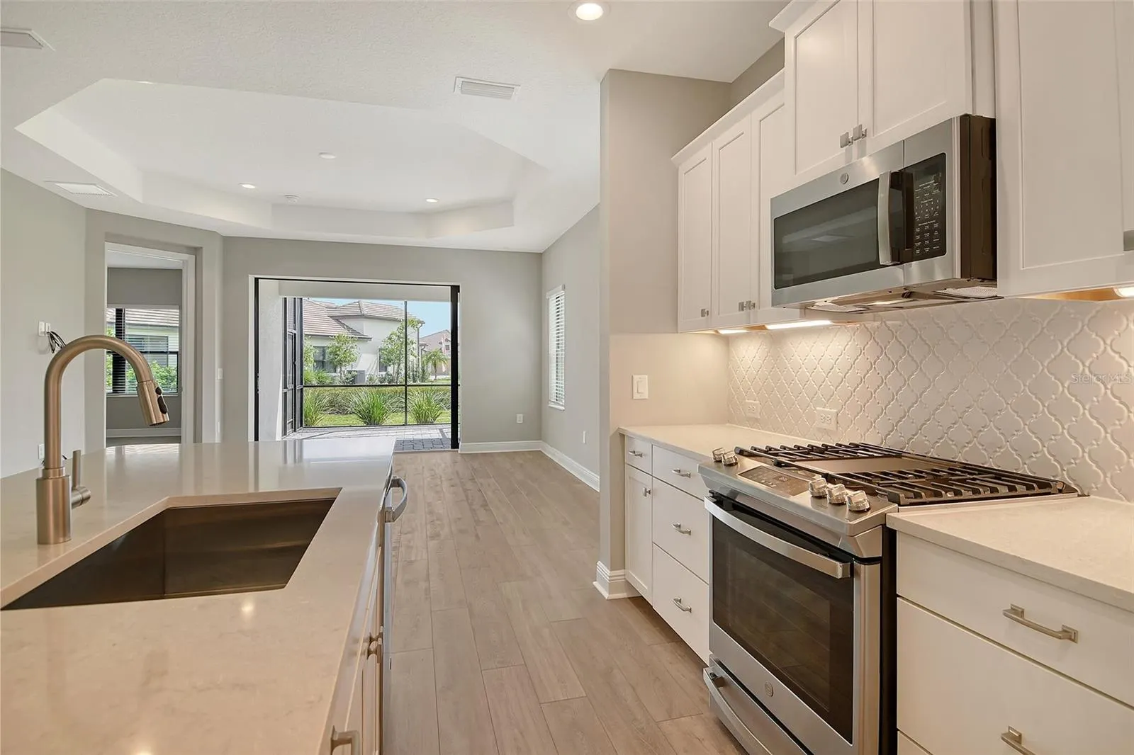 678 ALLORA AVE