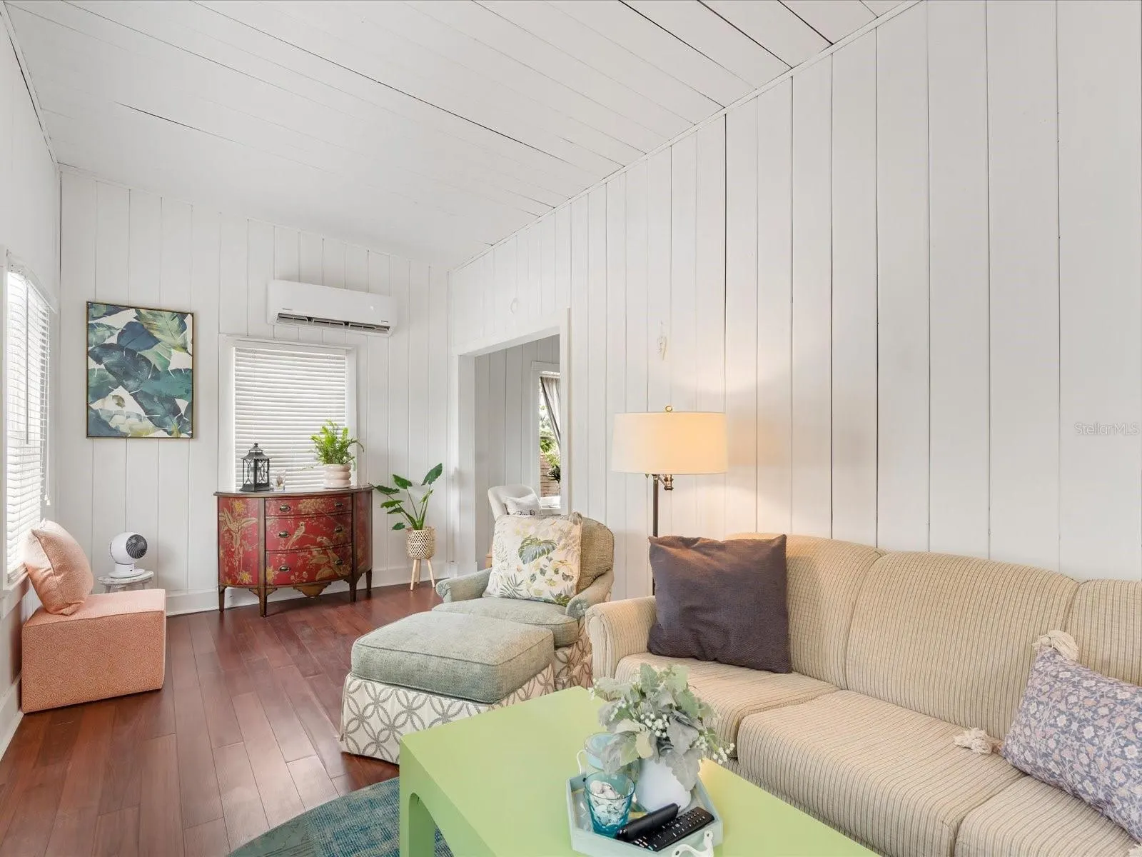 1718 6TH AVE W