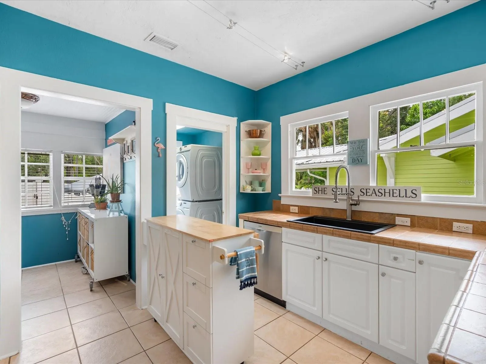 1718 6TH AVE W