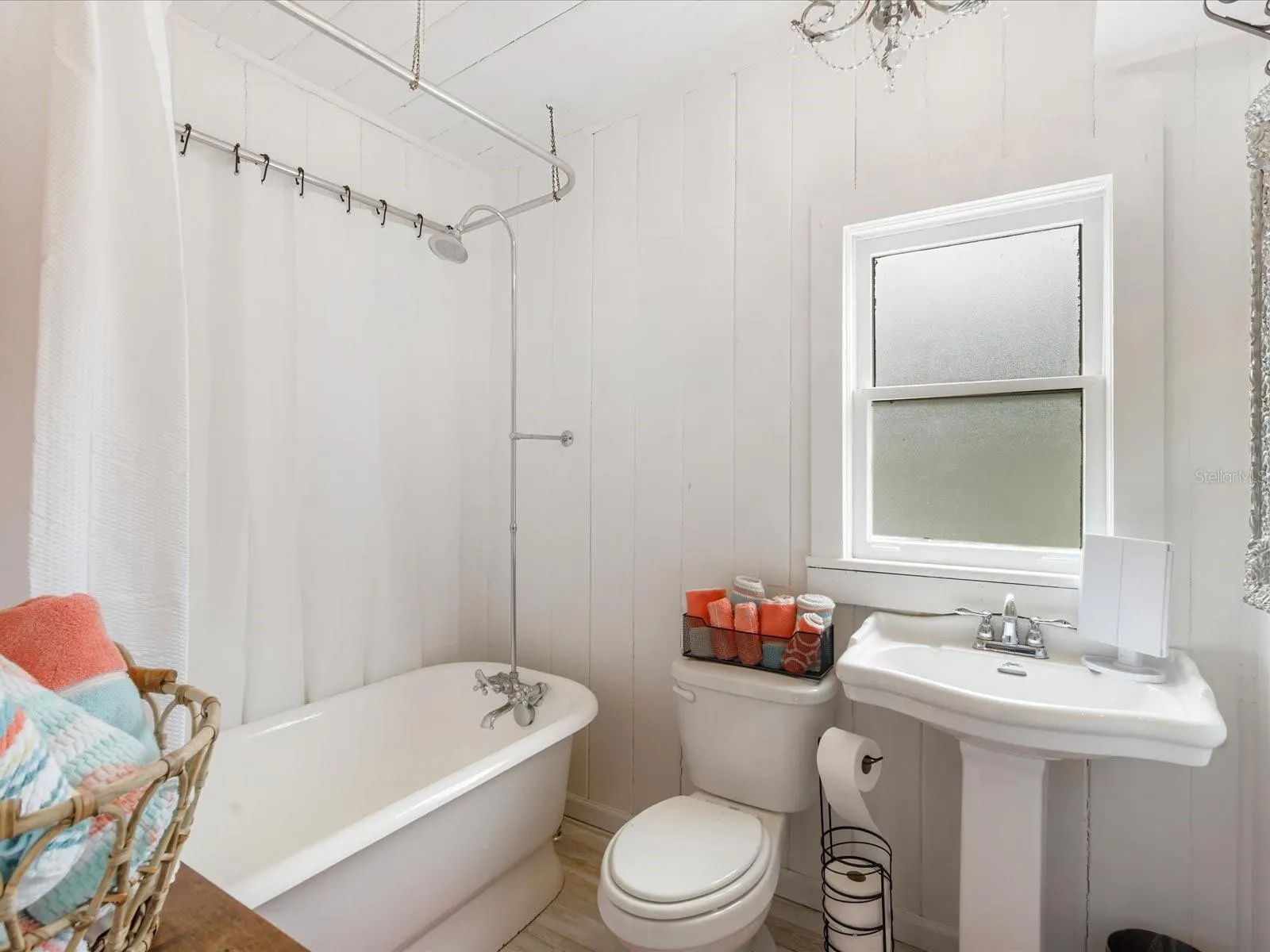 1718 6TH AVE W