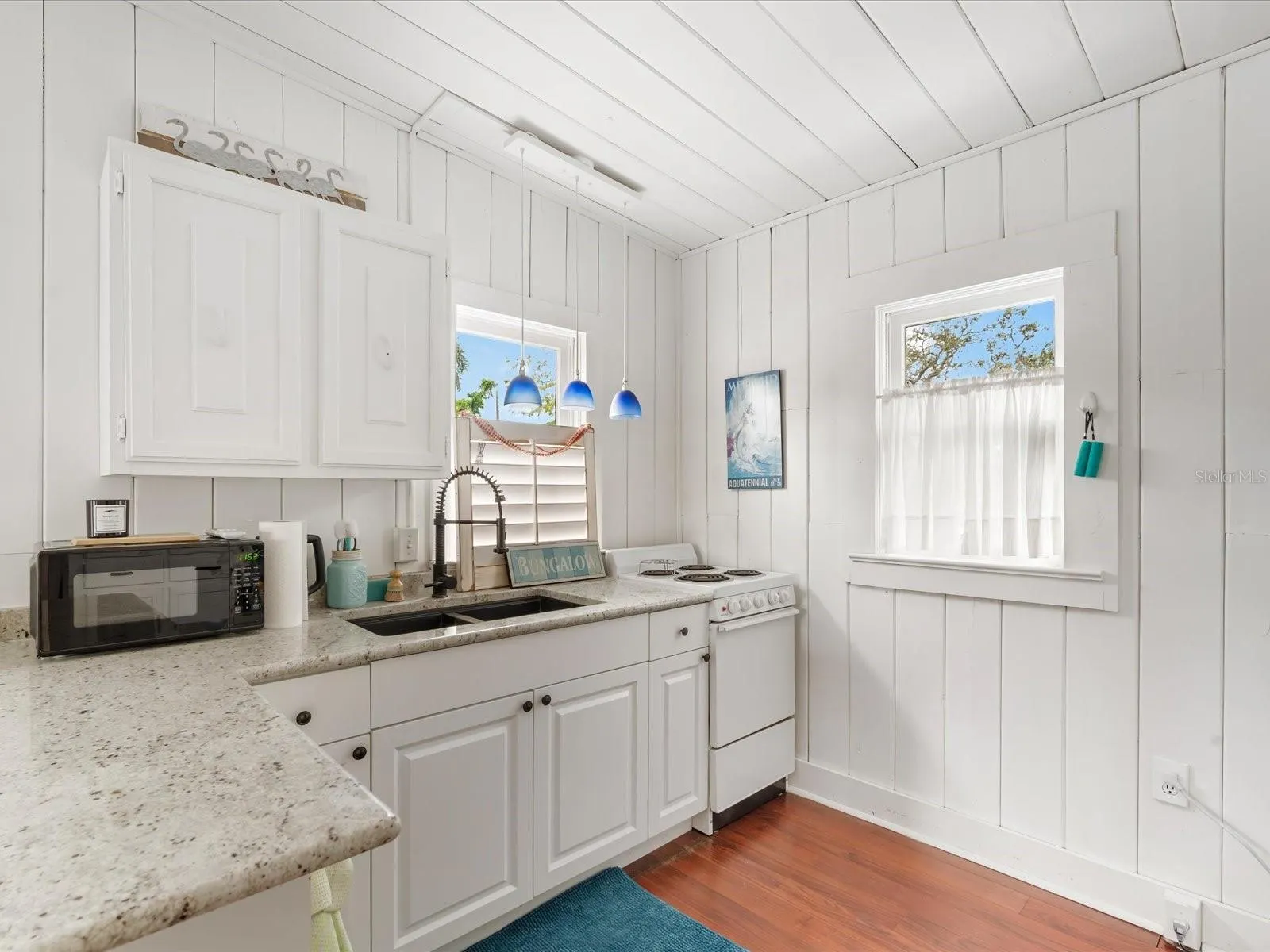 1718 6TH AVE W