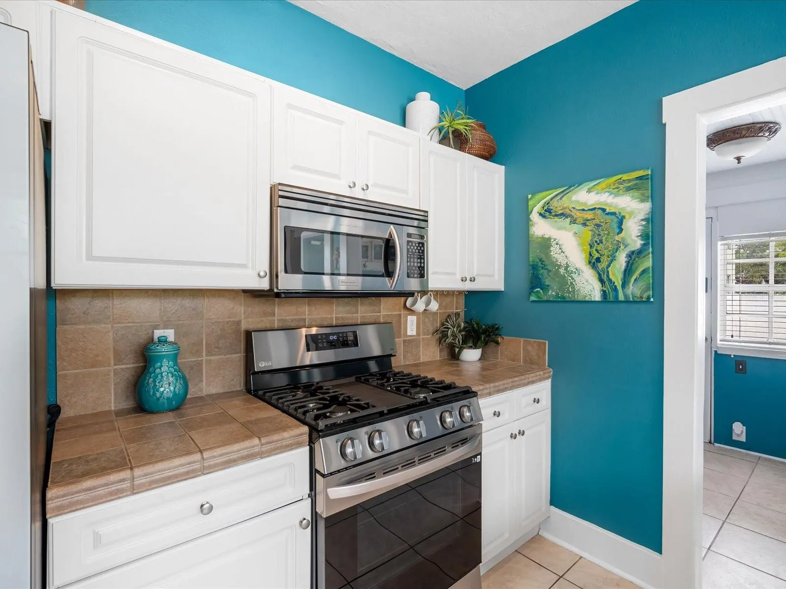 1718 6TH AVE W