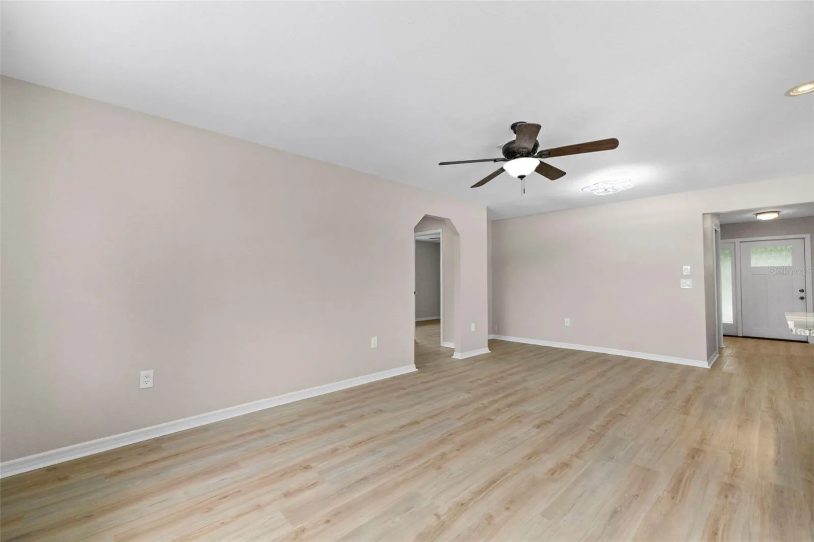 7211 PEACOCK LN