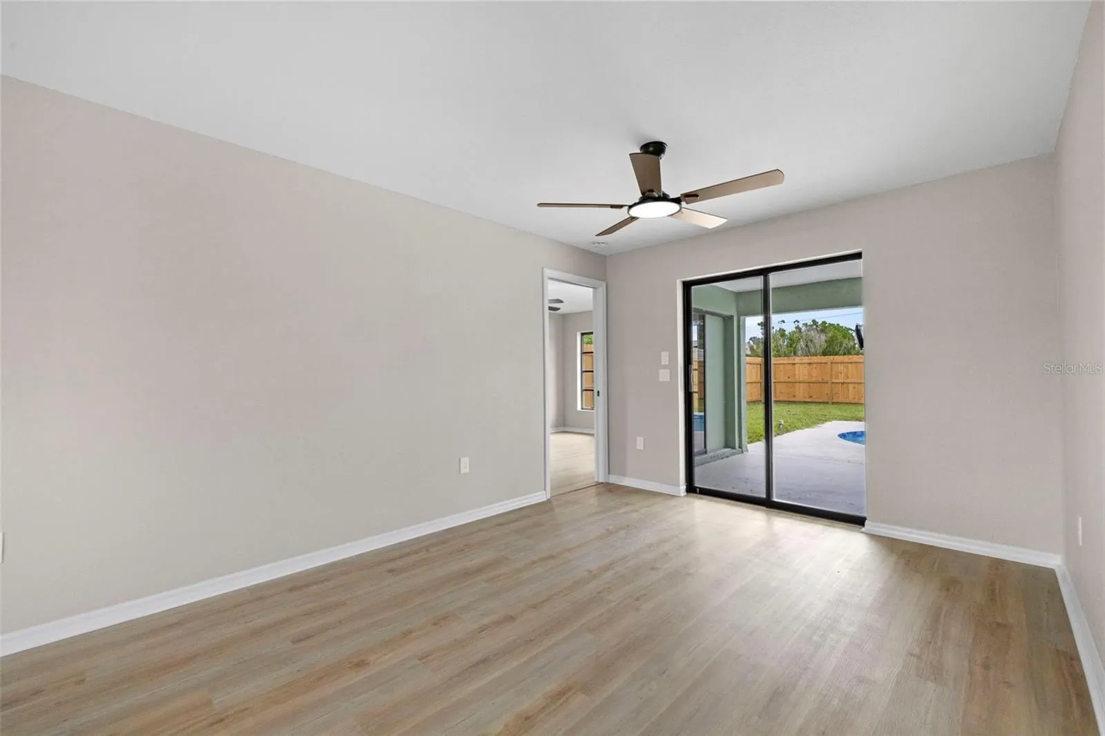 7211 PEACOCK LN