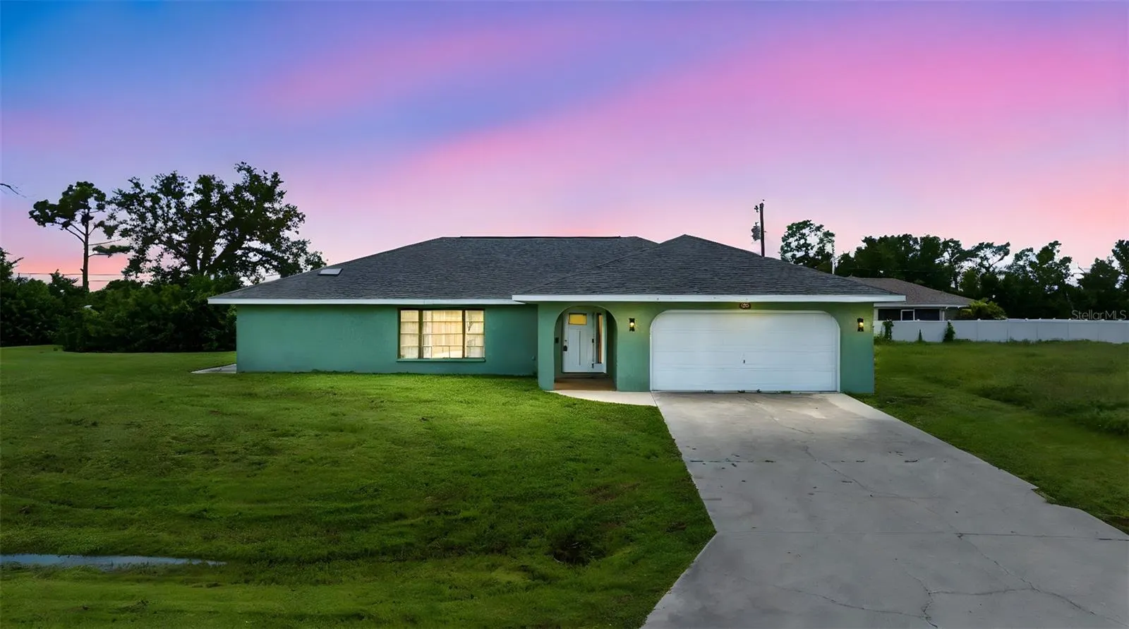 7211 PEACOCK LN