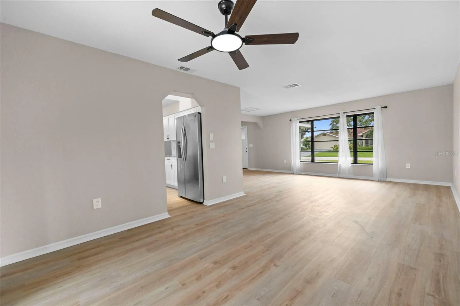 7211 PEACOCK LN