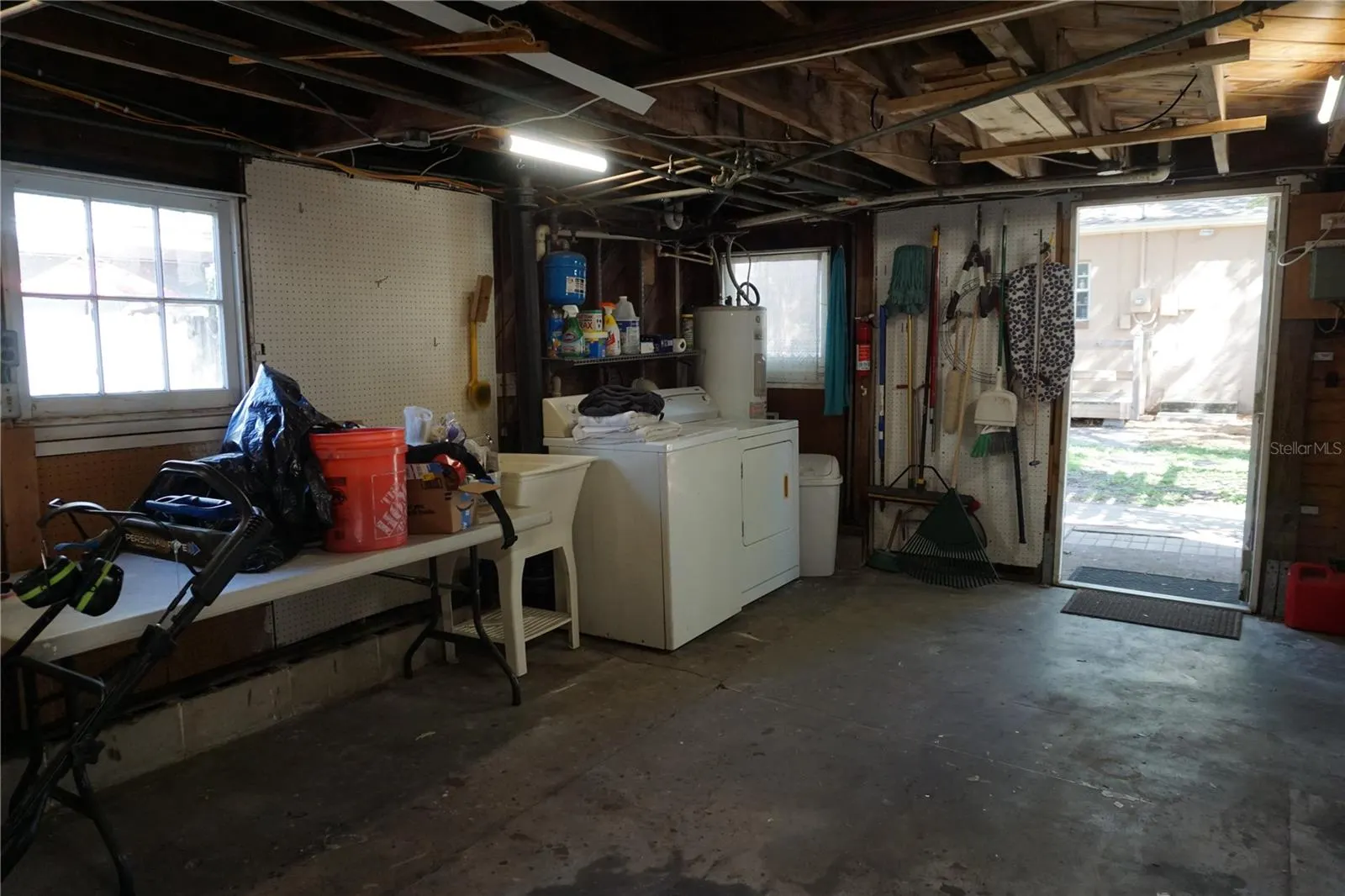 1066 18TH AVE N