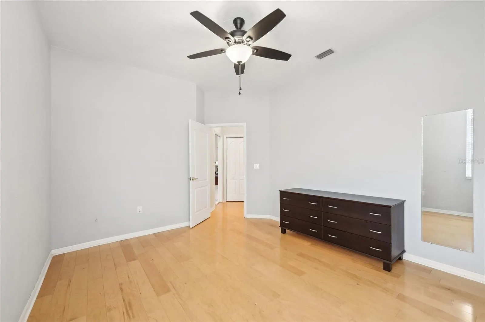 3829 ALAMANDA DR