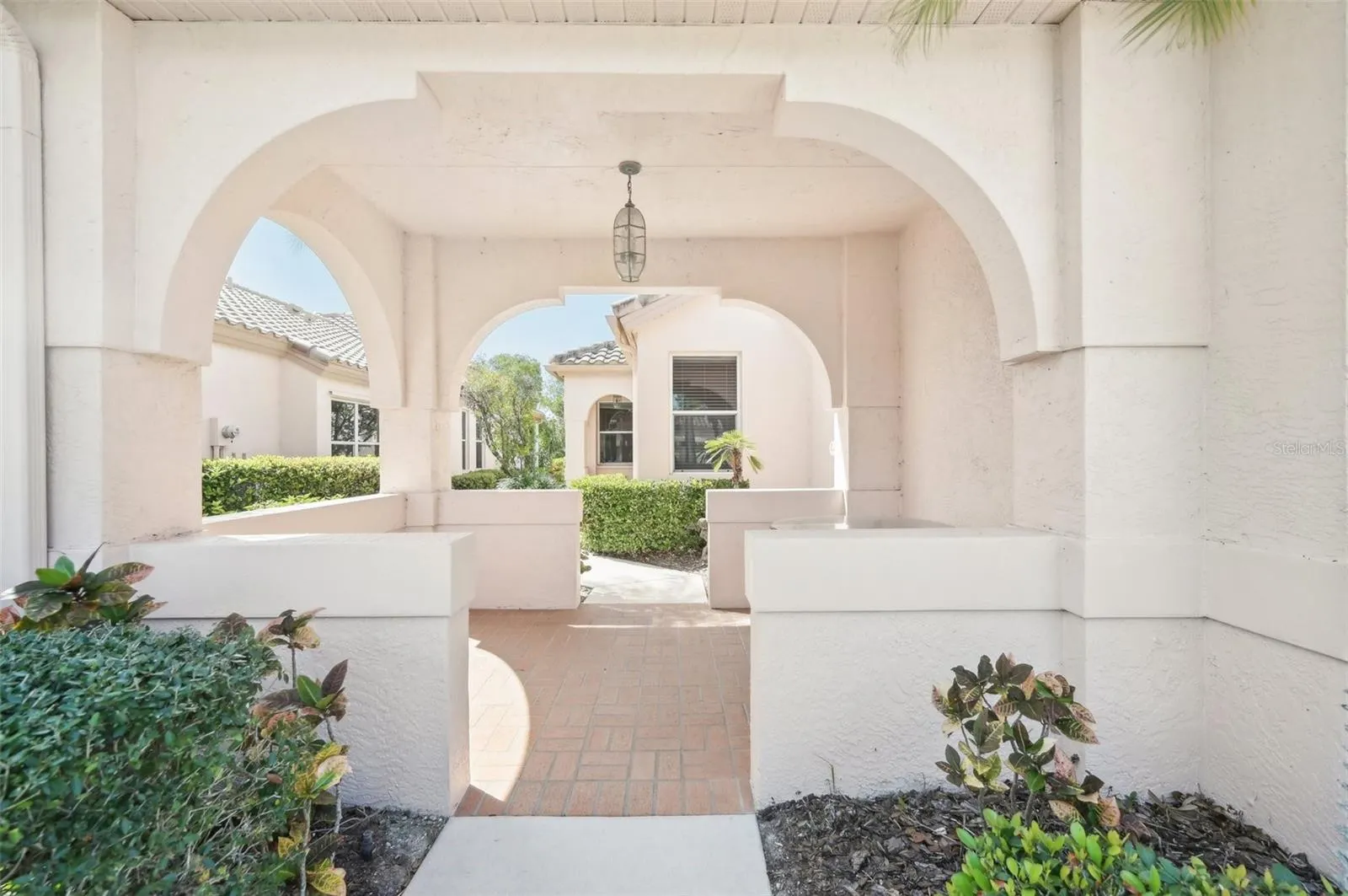 3829 ALAMANDA DR
