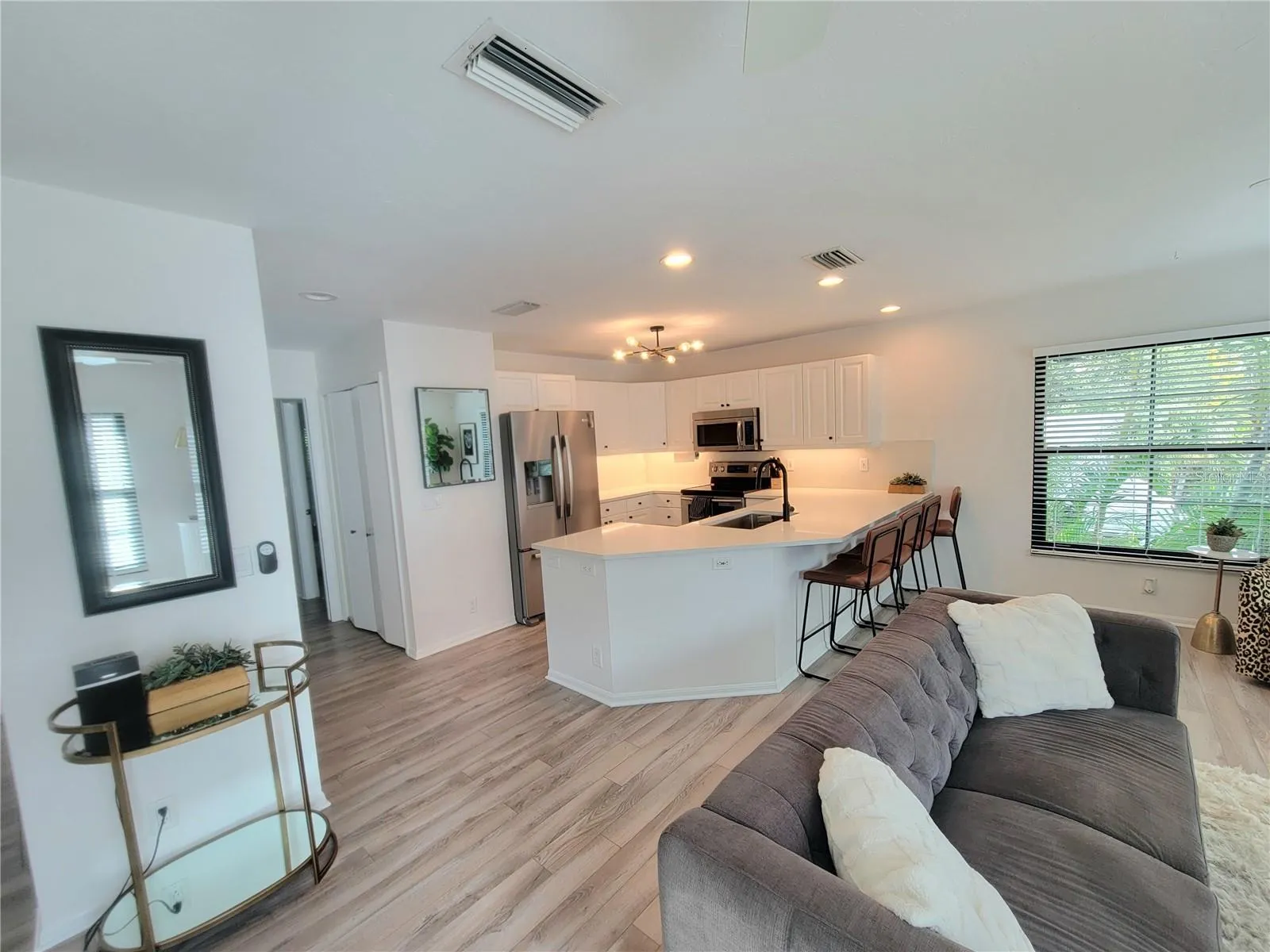 252 S LINKS AVE #2nd Floor, #2nd Floor