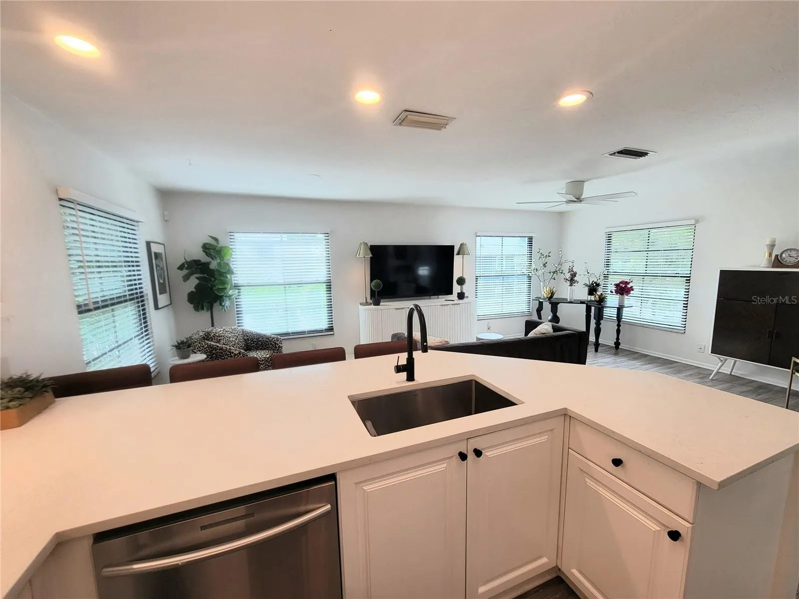 252 S LINKS AVE #2nd Floor, #2nd Floor