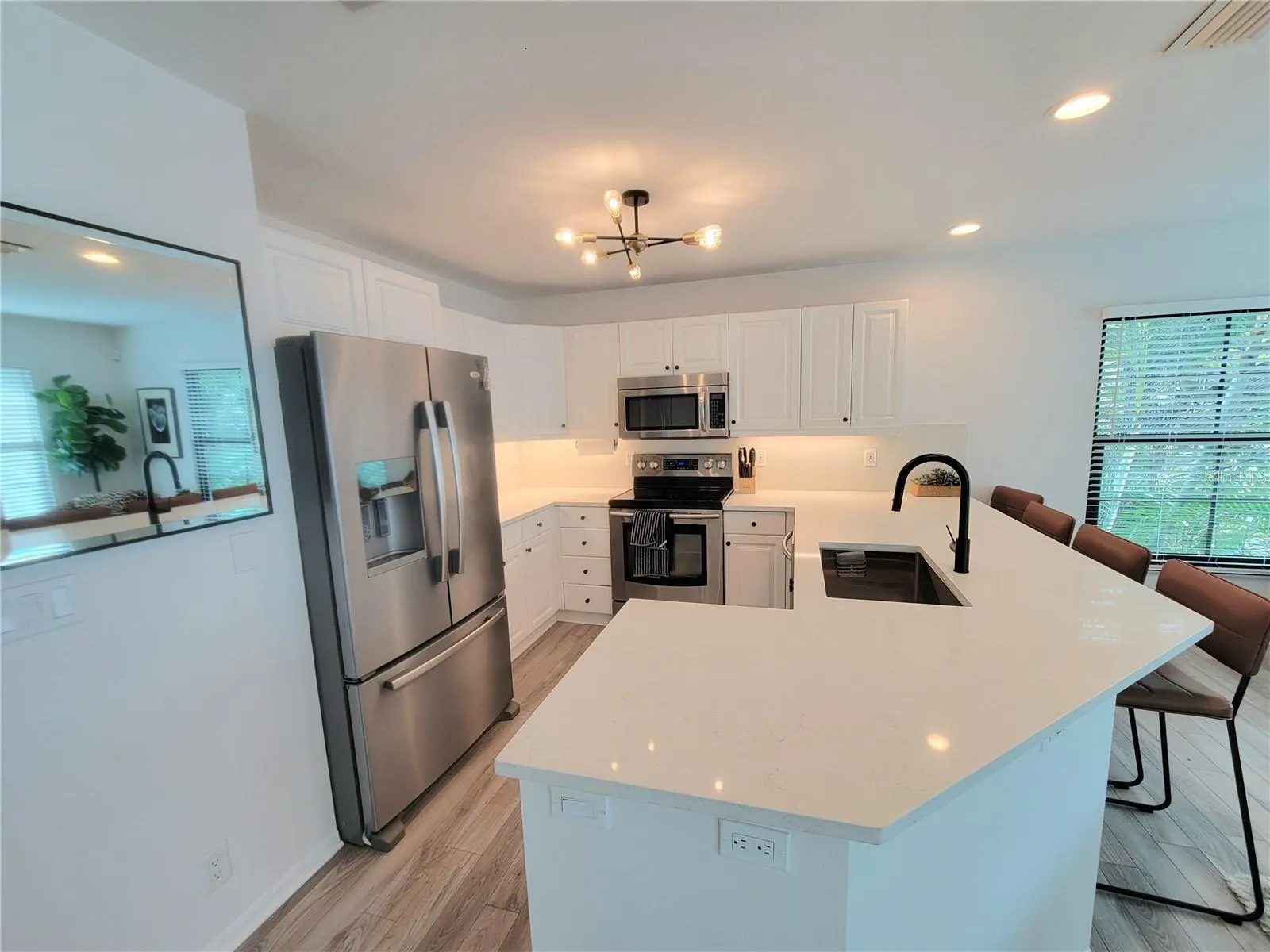 252 S LINKS AVE #2nd Floor, #2nd Floor