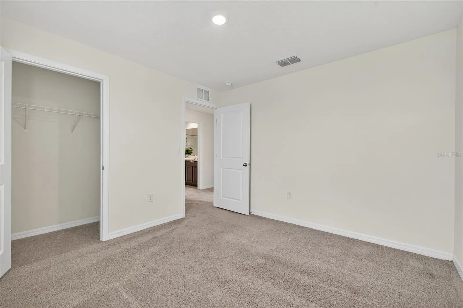 3819 MANNERED GOLD AVE