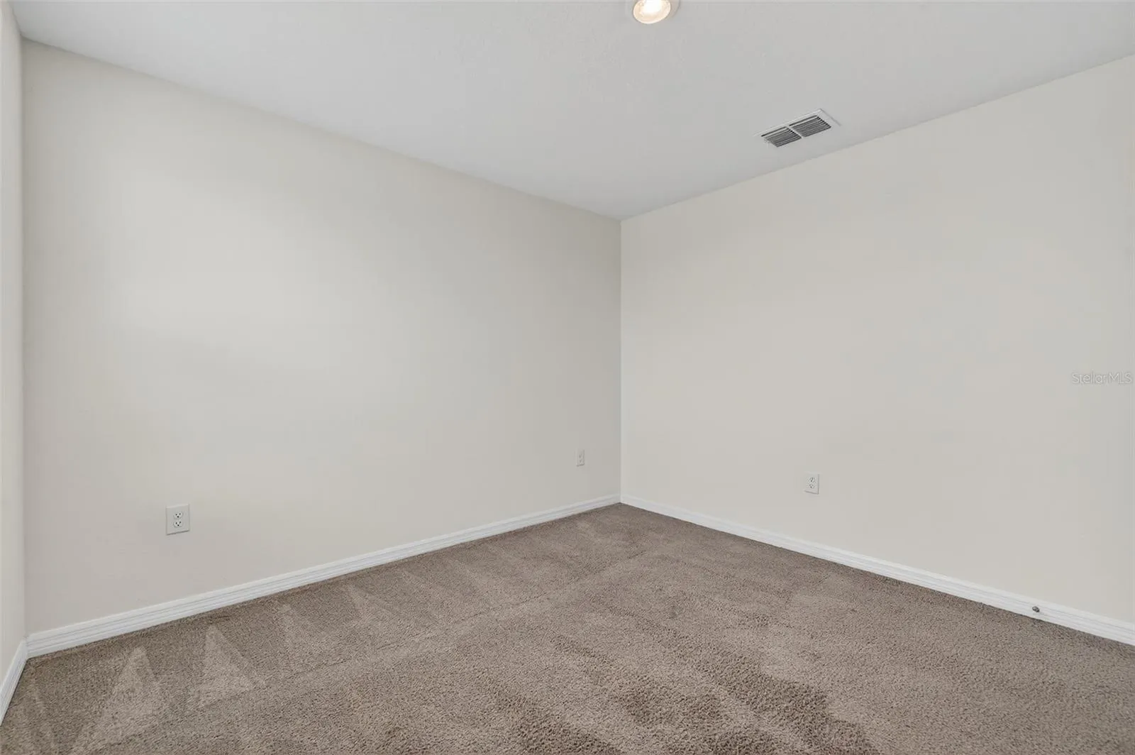 3819 MANNERED GOLD AVE