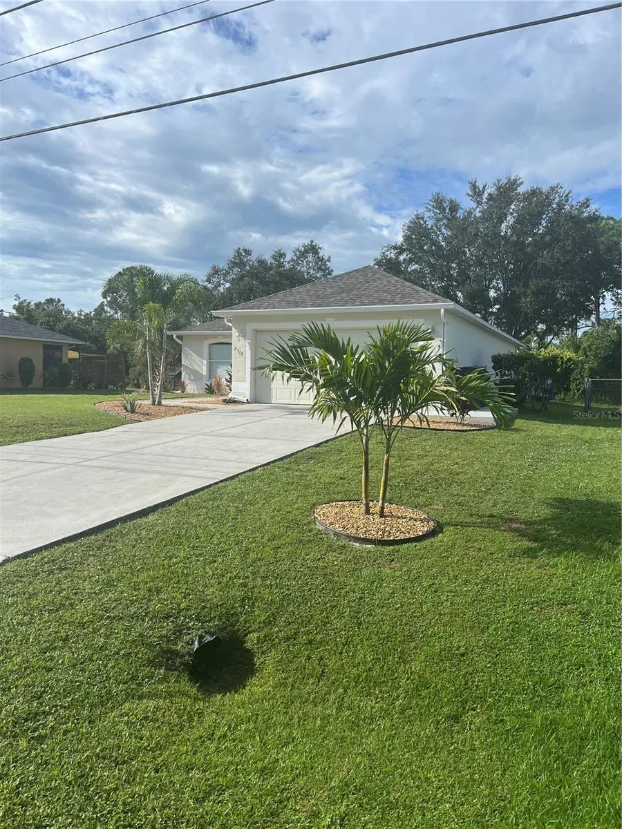 2315 SNOWFLAKE LN