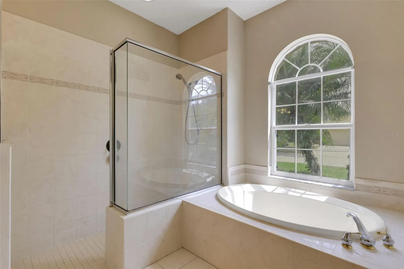 5232 CREEKSIDE TRL