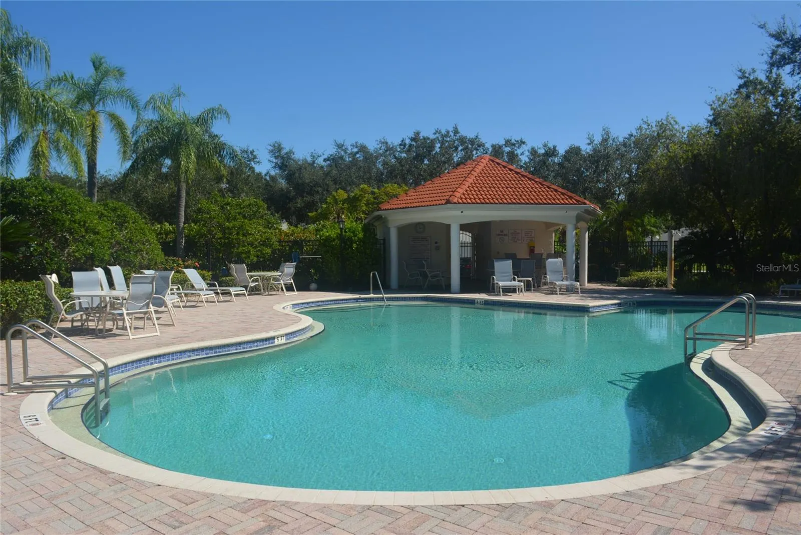 5232 CREEKSIDE TRL