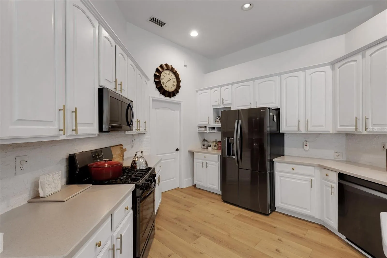 5232 CREEKSIDE TRL