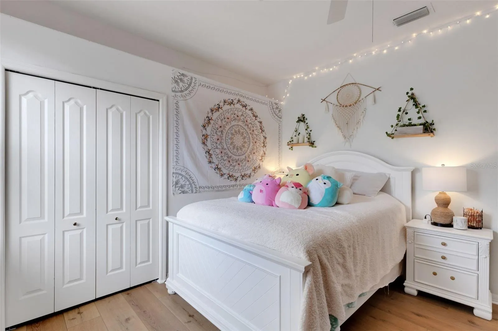 5232 CREEKSIDE TRL
