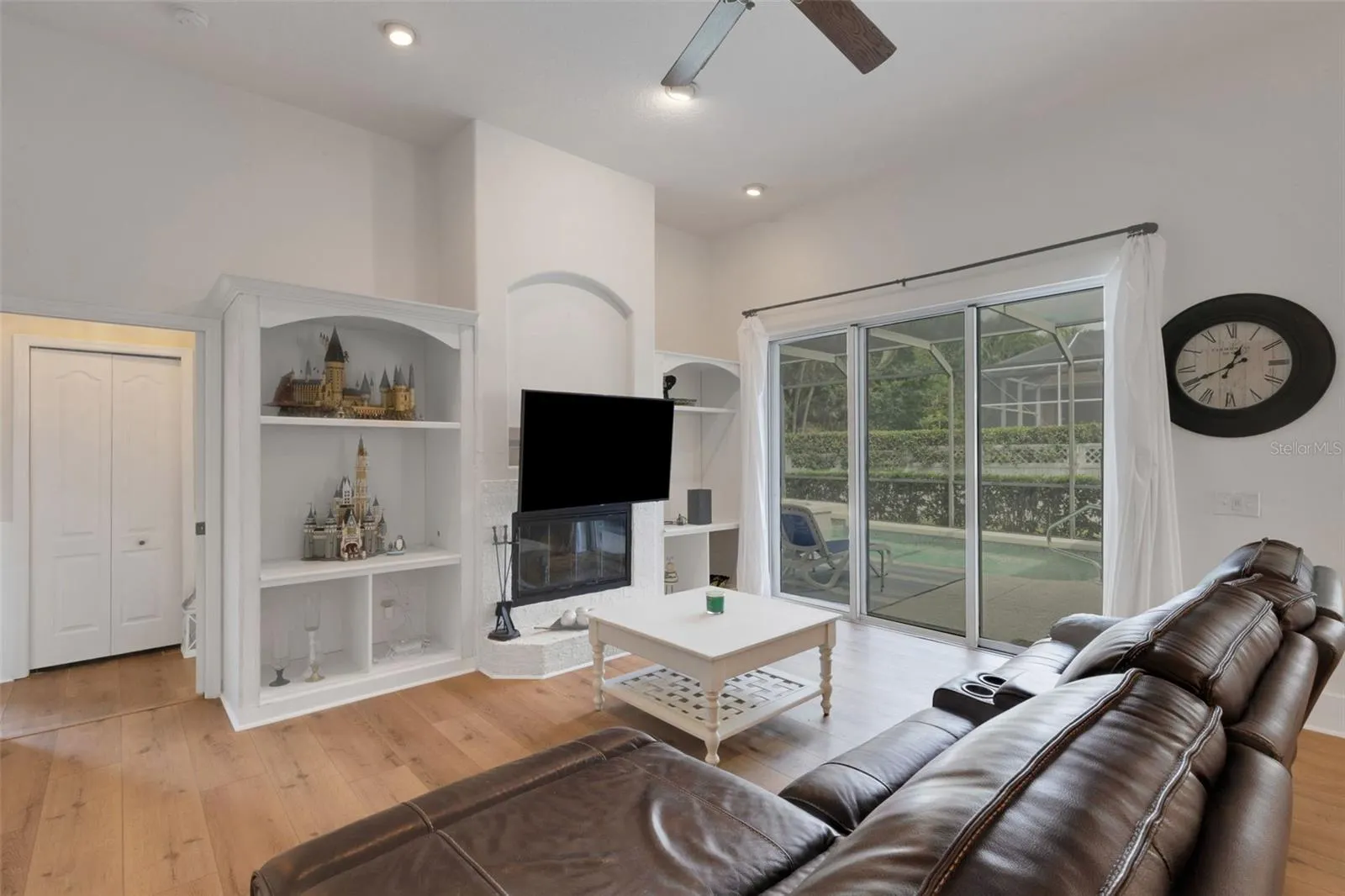 5232 CREEKSIDE TRL
