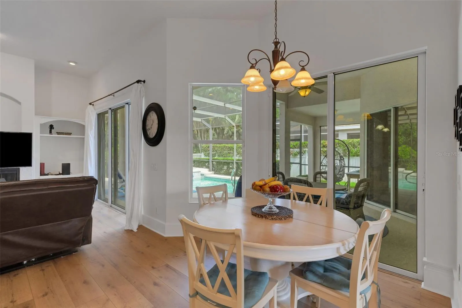 5232 CREEKSIDE TRL