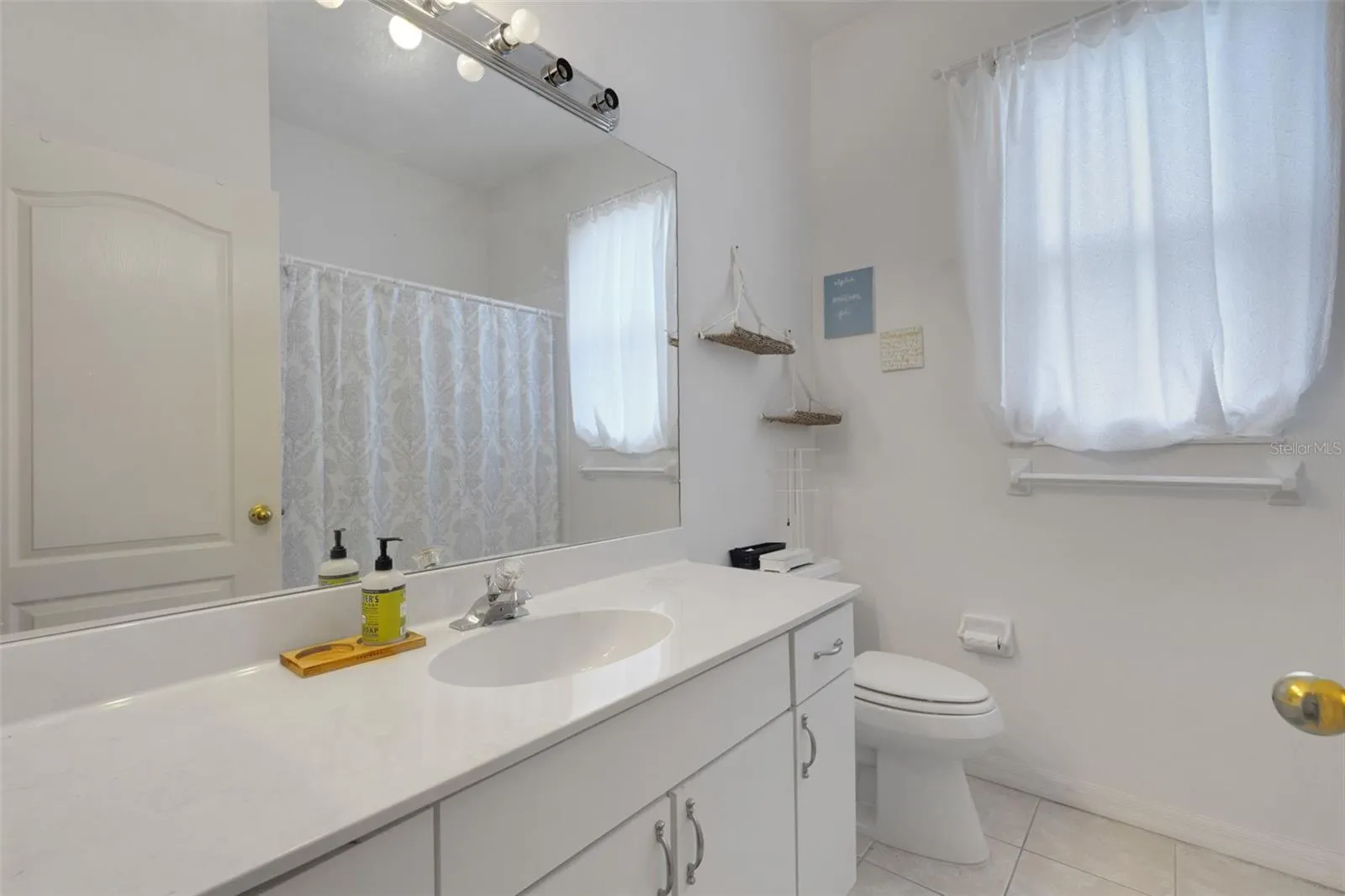 5232 CREEKSIDE TRL