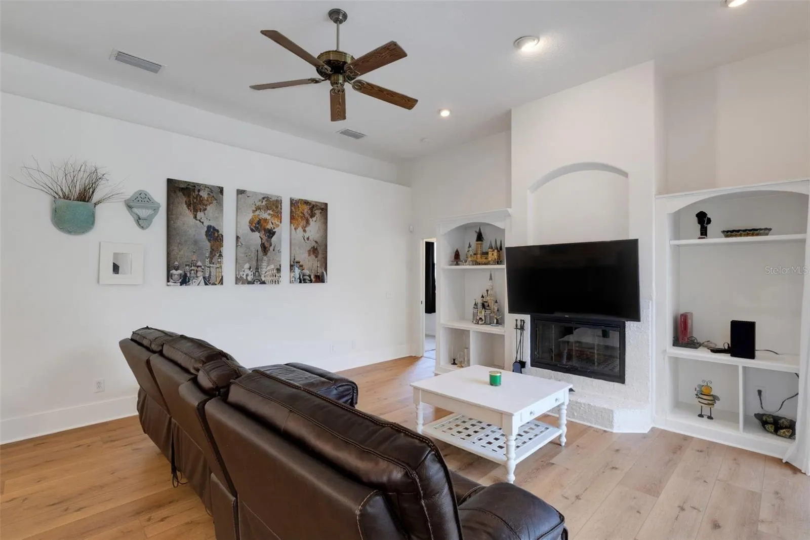 5232 CREEKSIDE TRL