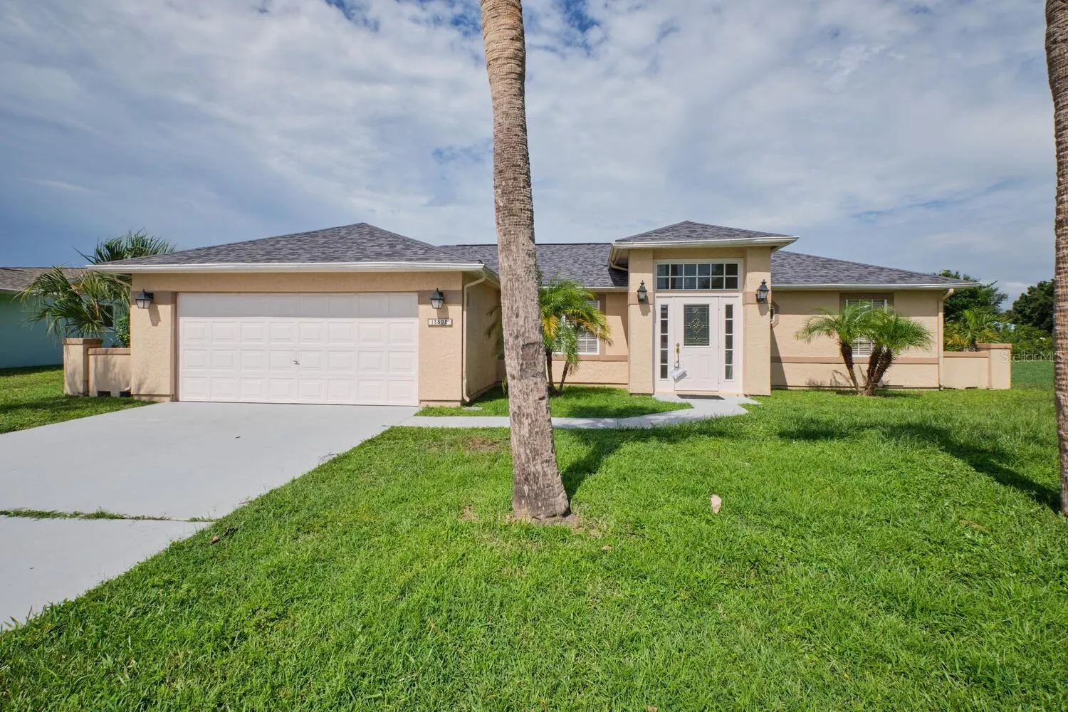 13592 CLARA LN