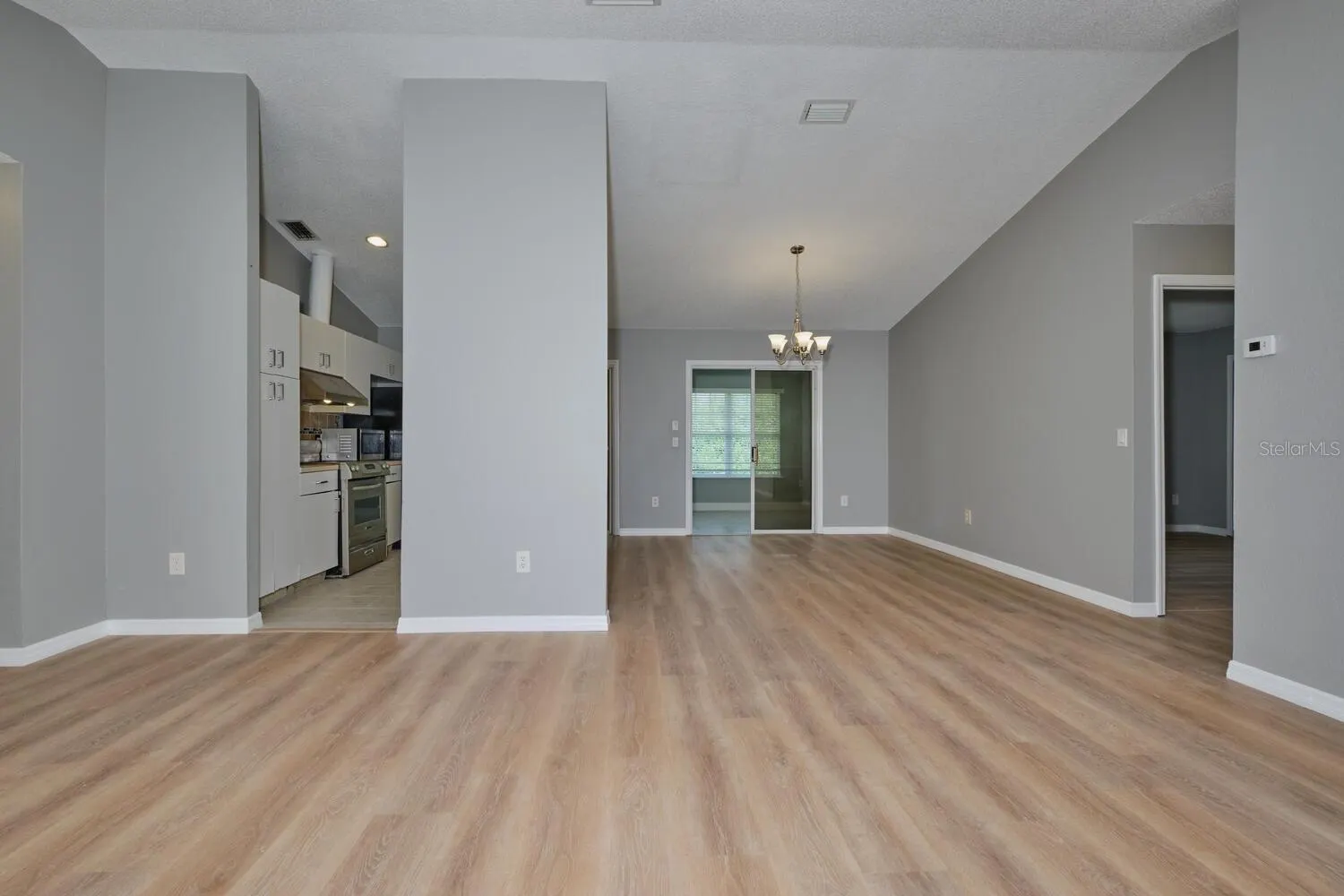 13592 CLARA LN