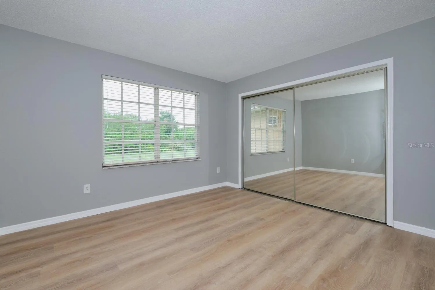 13592 CLARA LN