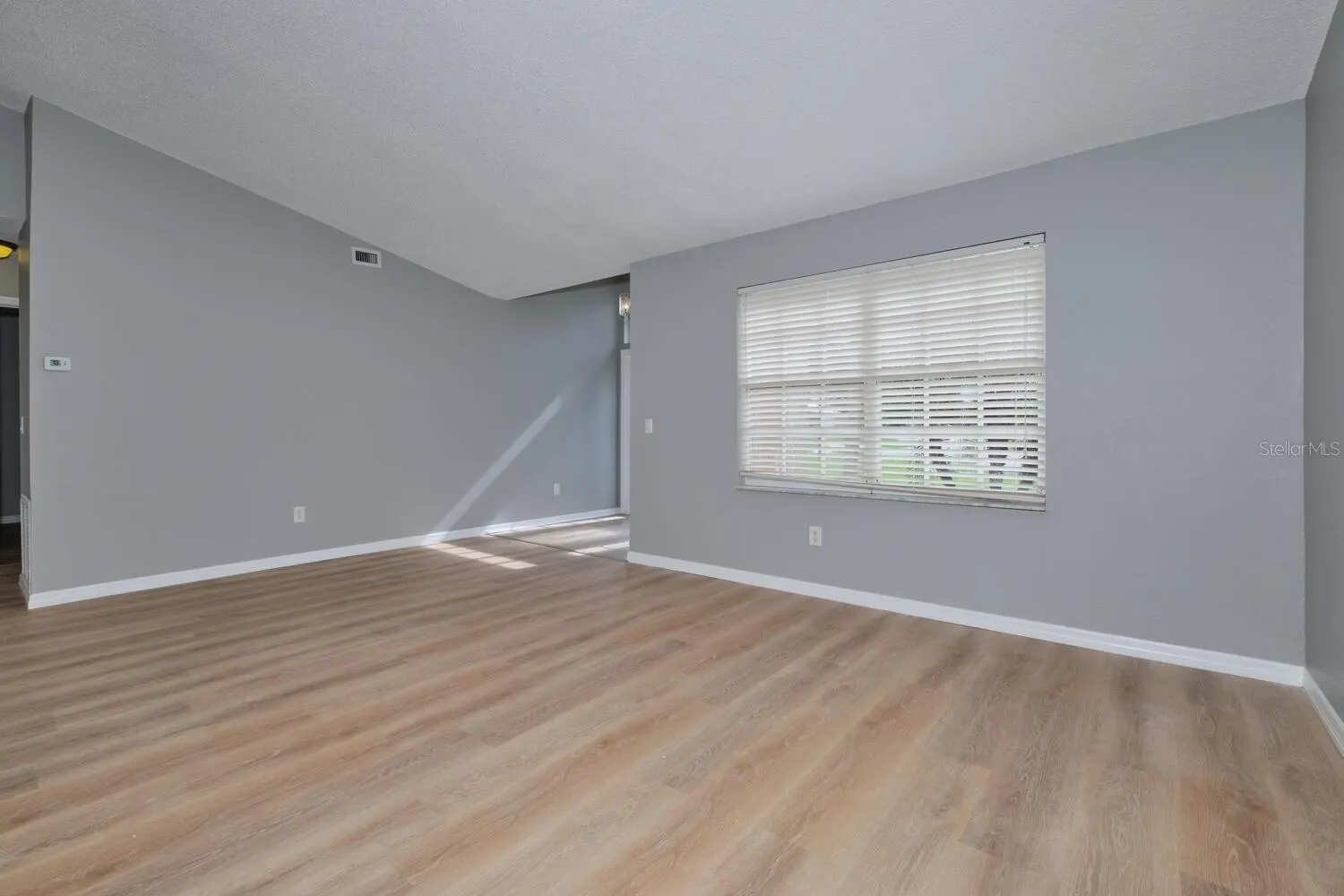 13592 CLARA LN