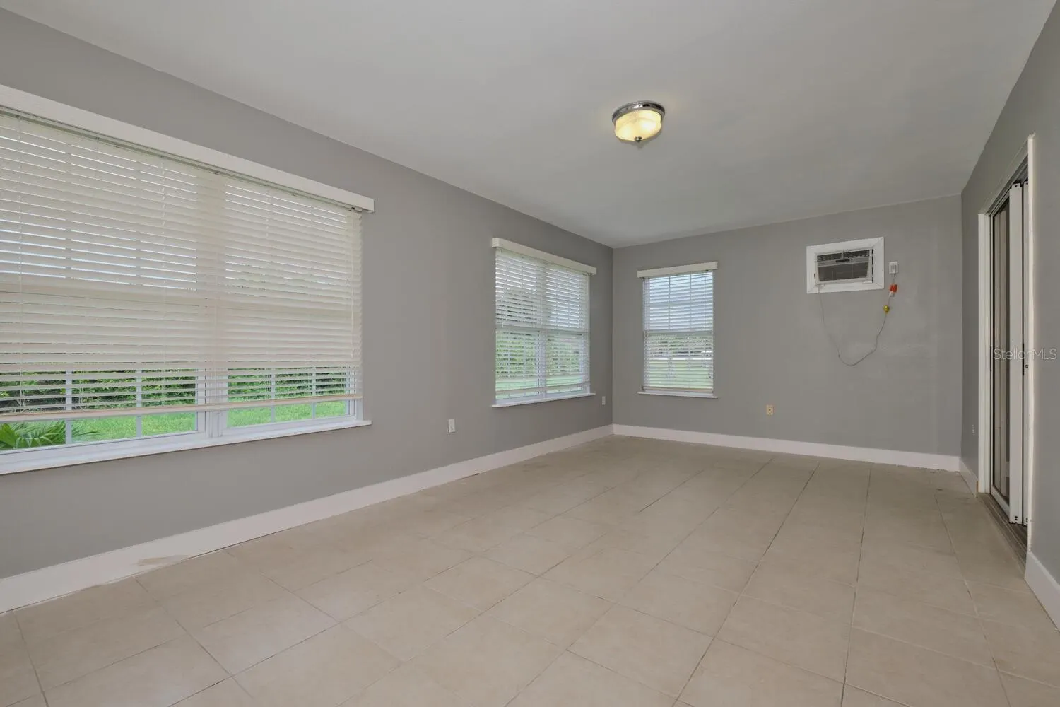 13592 CLARA LN