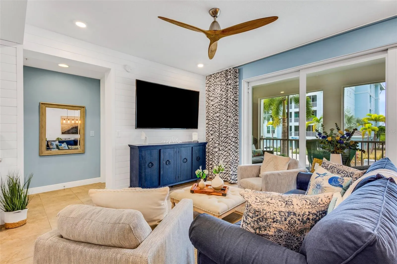 395 ARUBA CIR #101, #101