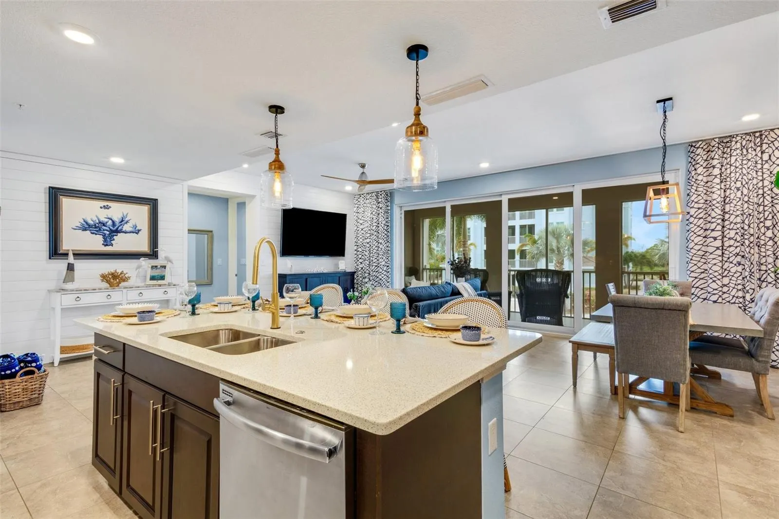 395 ARUBA CIR #101, #101