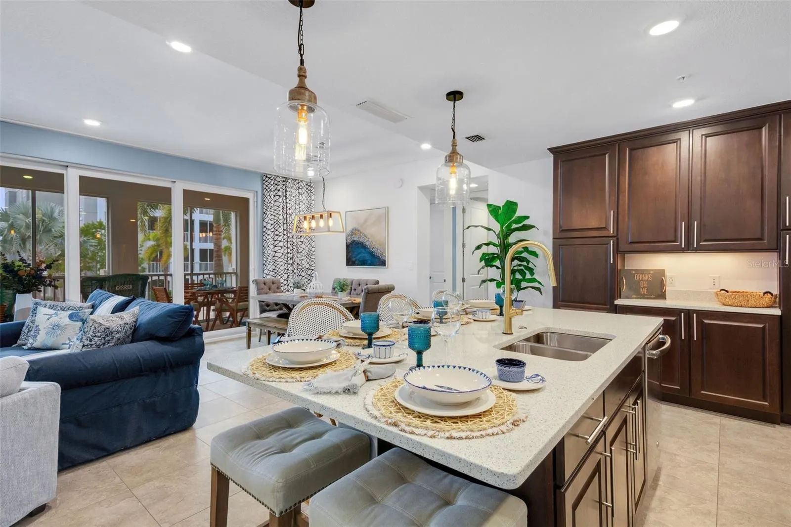 395 ARUBA CIR #101, #101