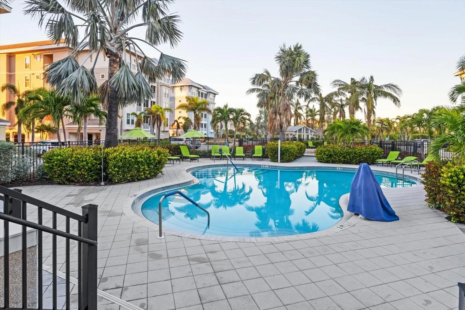 395 ARUBA CIR #101, #101