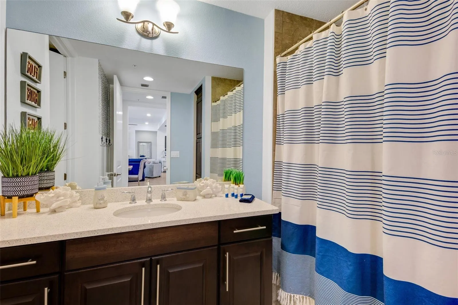 395 ARUBA CIR #101, #101