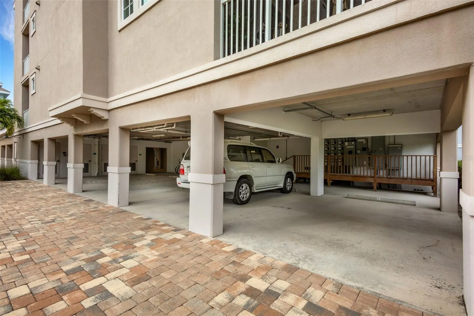 395 ARUBA CIR #101, #101