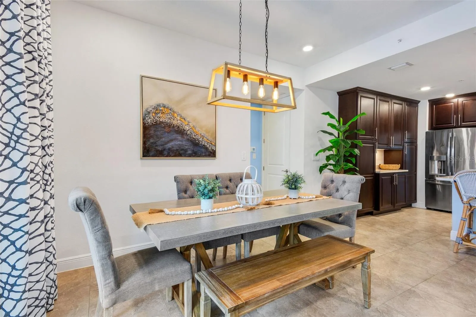 395 ARUBA CIR #101, #101