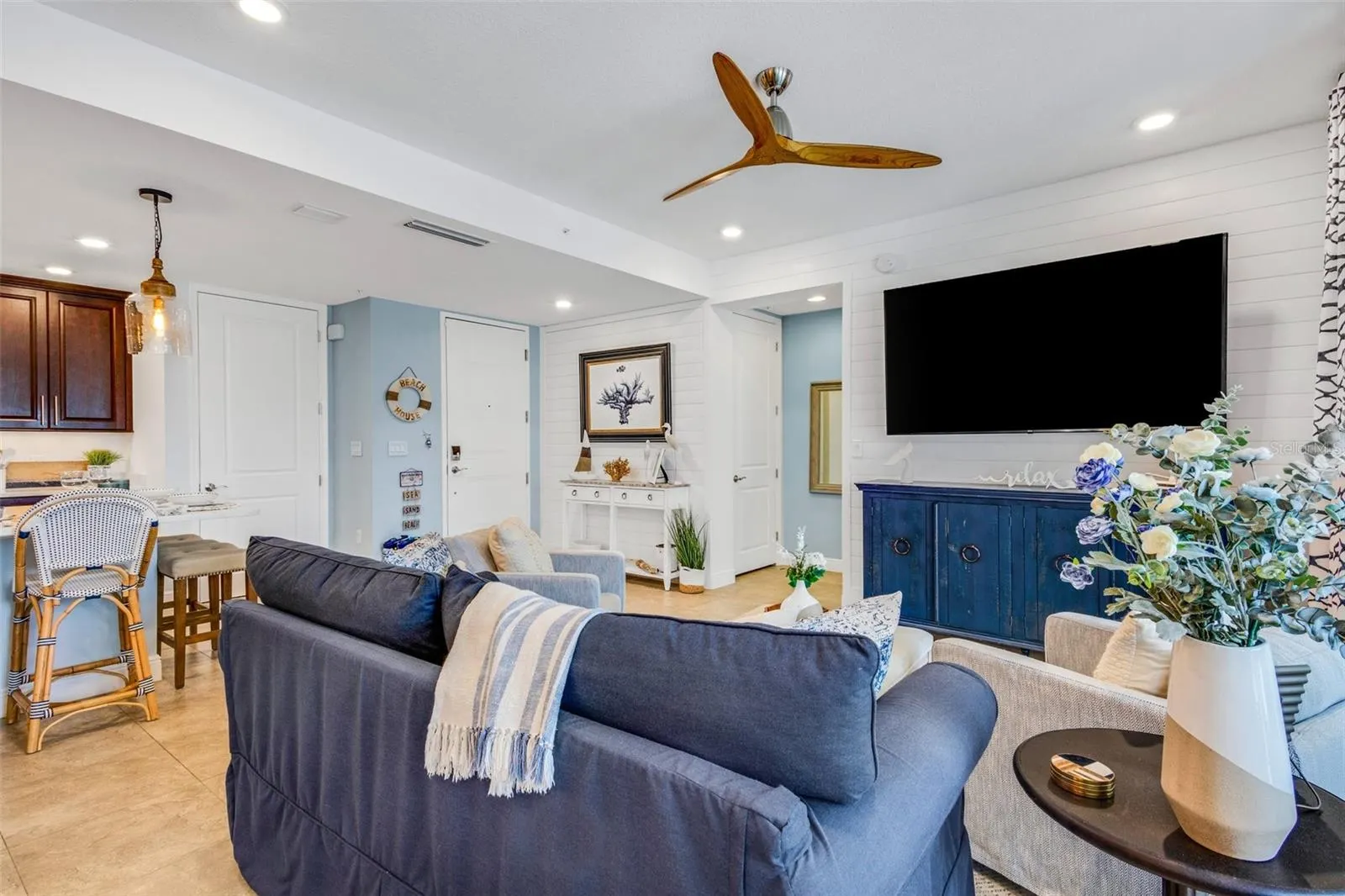 395 ARUBA CIR #101, #101