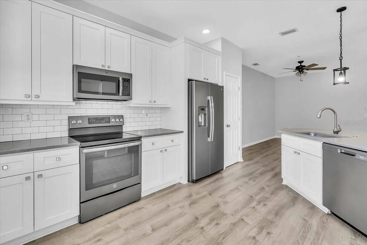 3959 YELLOWSTONE CIR