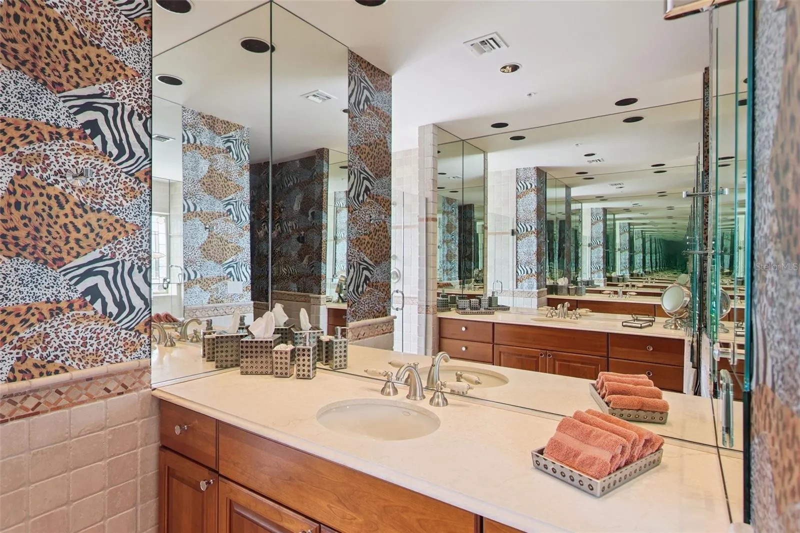 1111 RITZ CARLTON DR #1704, #1704