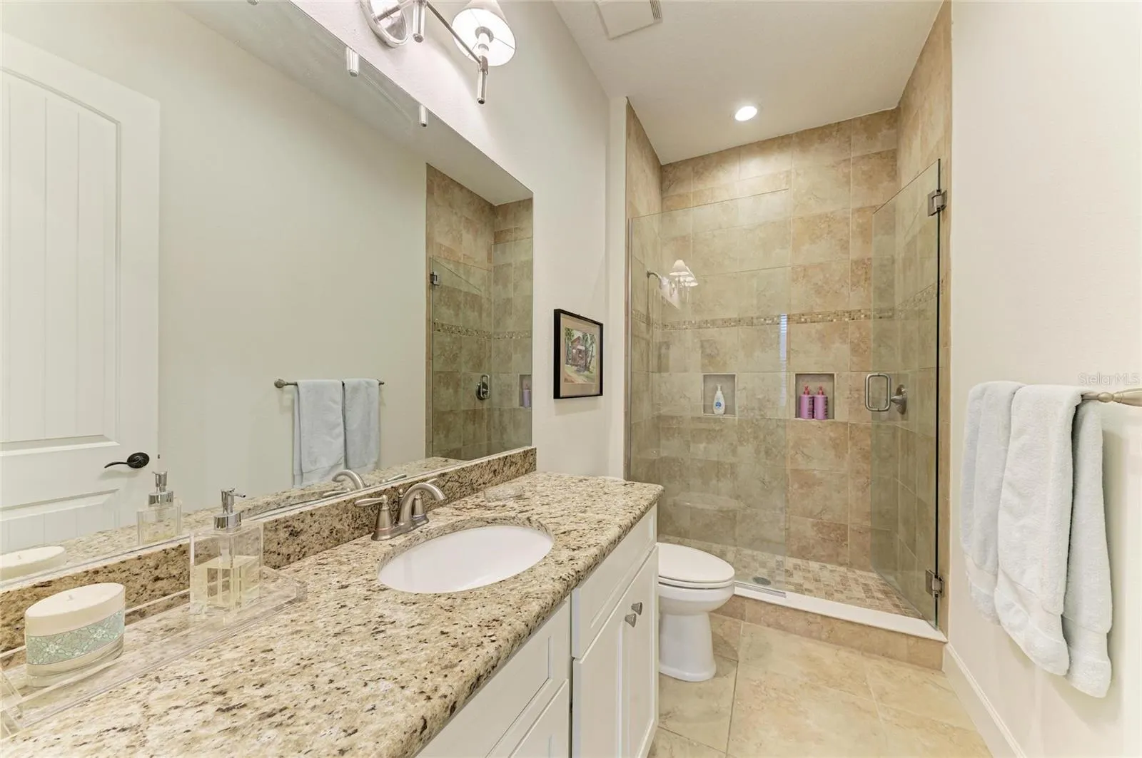 258 SAPPHIRE LAKE DR #202, #202