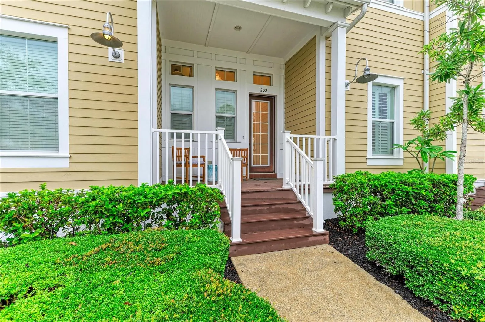 258 SAPPHIRE LAKE DR #202, #202